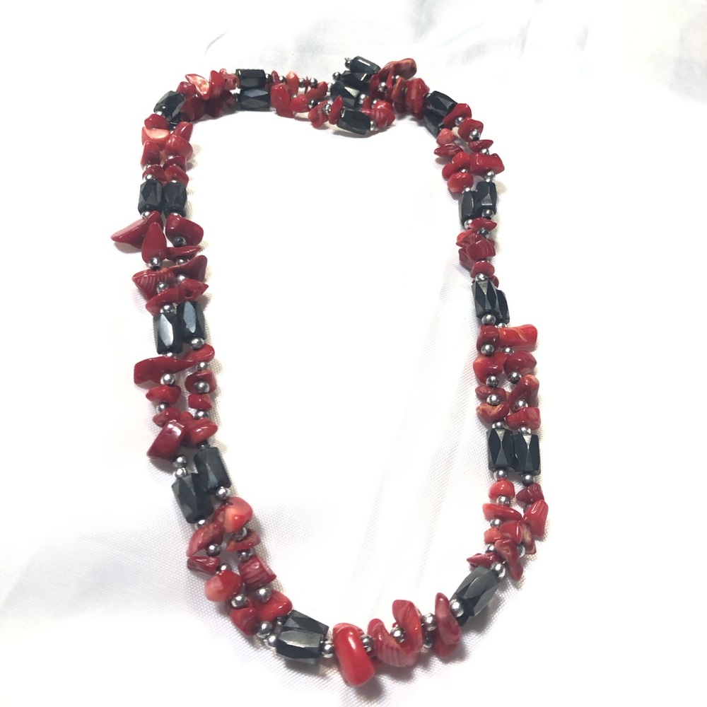 🛑CLEARANCE‼️ Vintage magnetize necklace, double strand, necklace or bracelet
